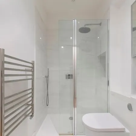 Stunning 1-Bed Flat In London 20 Mins From Central London Exterior photo