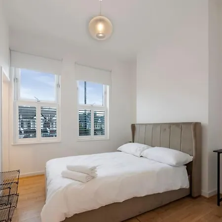 Stunning 1-Bed Flat In London 20 Mins From Central London Exterior photo