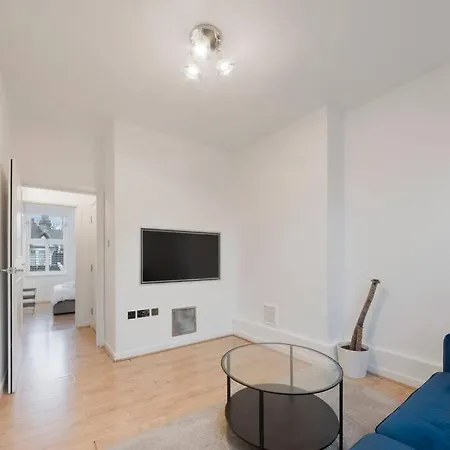 Stunning 1-Bed Flat In London 20 Mins From Central London Exterior photo