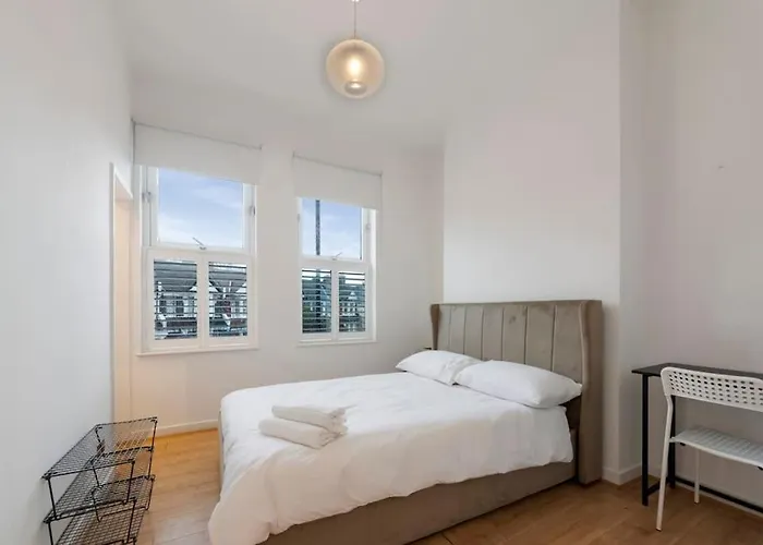 Stunning 1-Bed Flat In London 20 Mins From Central London