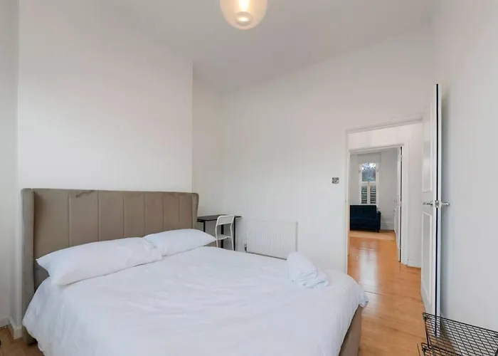 Stunning 1-Bed Flat In London 20 Mins From Central London