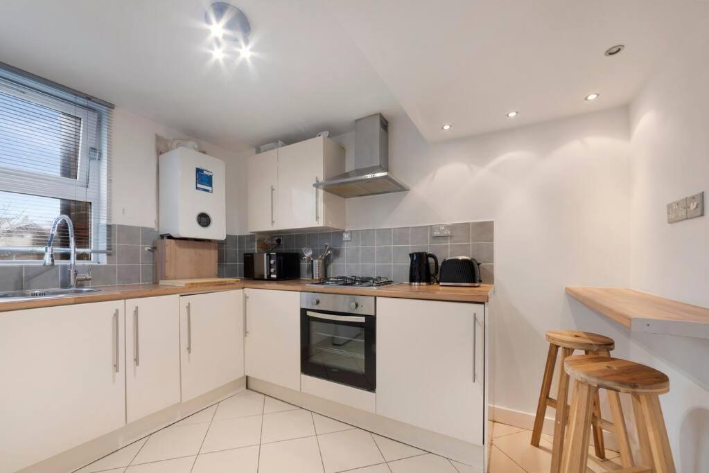 Stunning 1-bed Flat In 20 Mins From Апартаменты Лондон